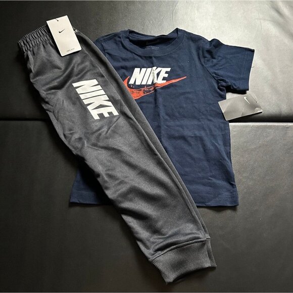 NWT Nike Jogger & Tee Set Boys Size 7